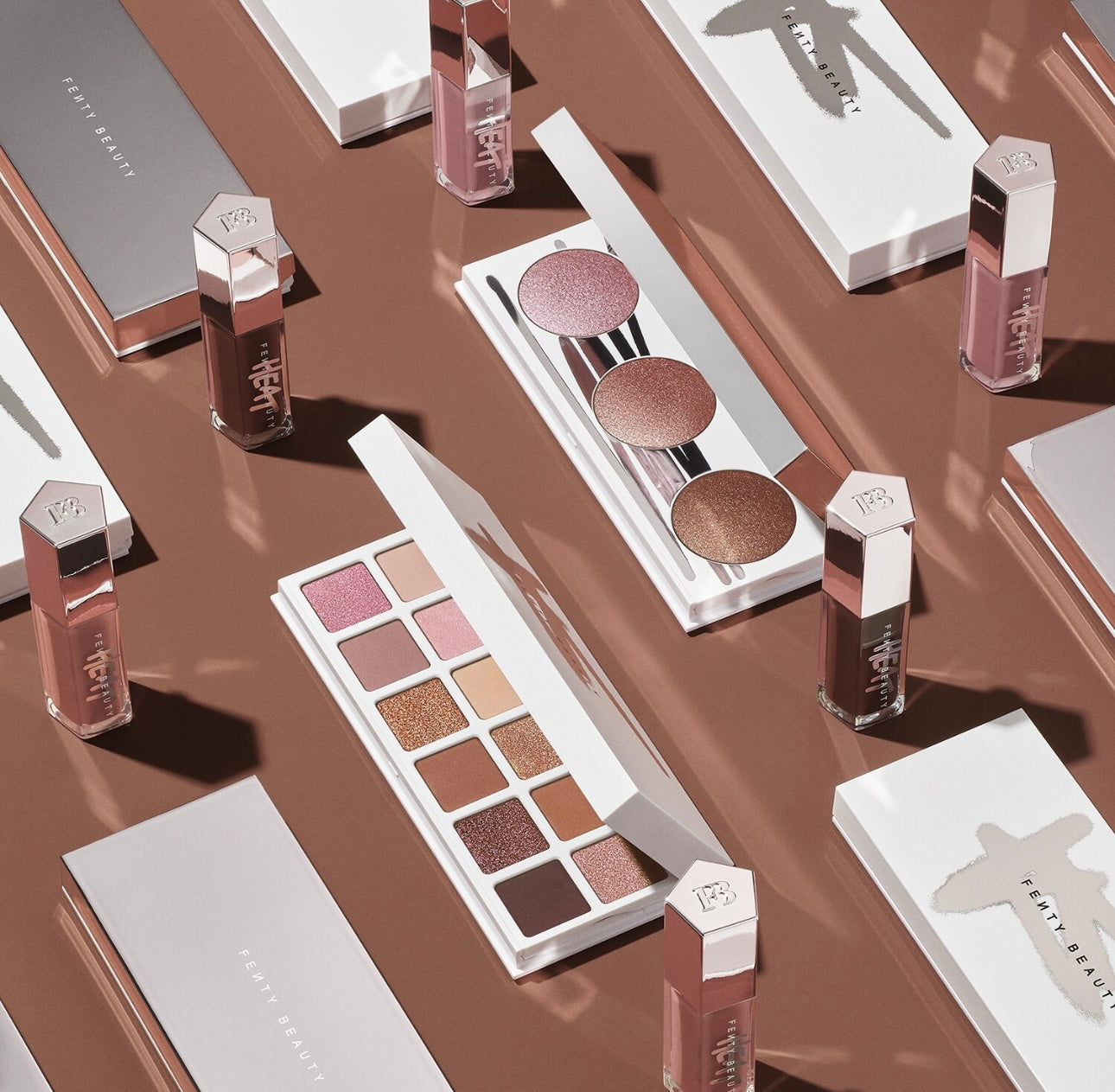 FENTY BEAUTY Gloss Bomb Heat Gloss Iluminador Repulpante